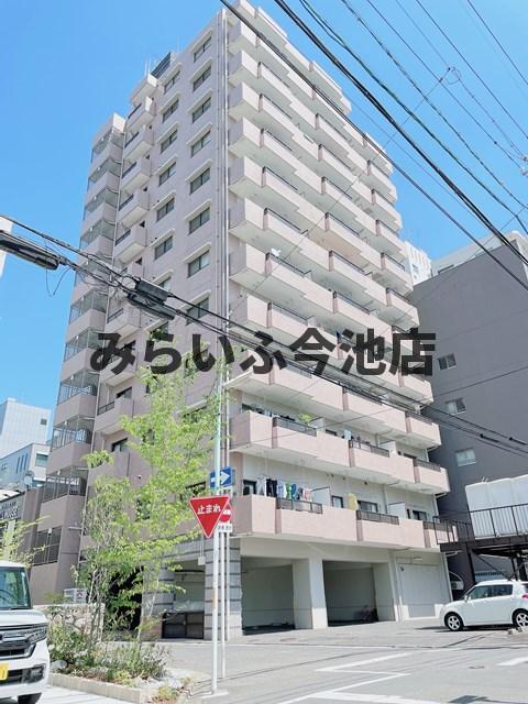 名古屋市千種区春岡のマンションの建物外観