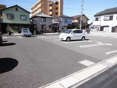 【花水木の家Iの駐車場】