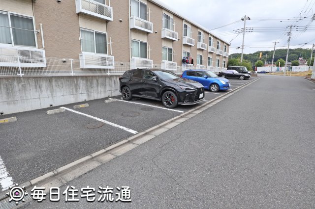 【ブライトセゾンの駐車場】