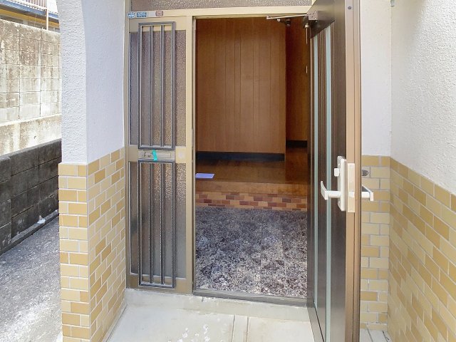 玄関　2025年4月撮影※現況を優先致します。