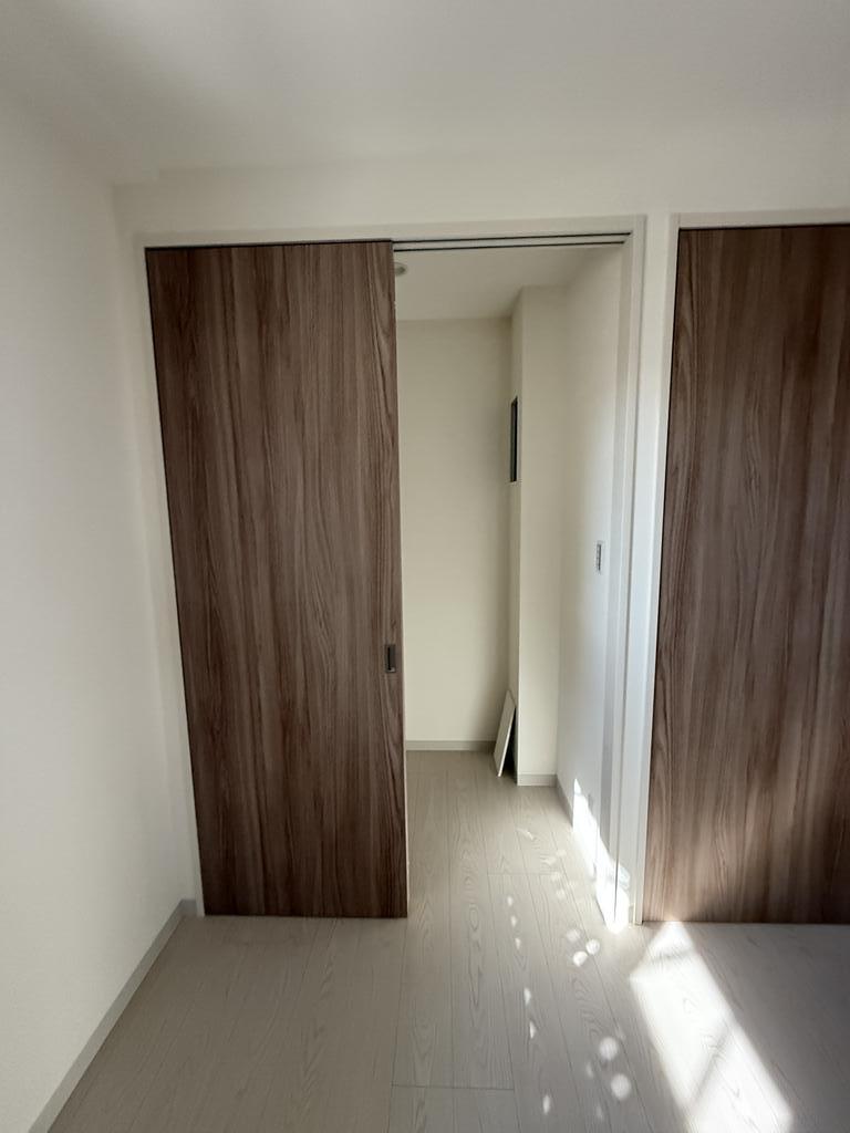 収納　工事完了前の内装状況を撮影した写真です。