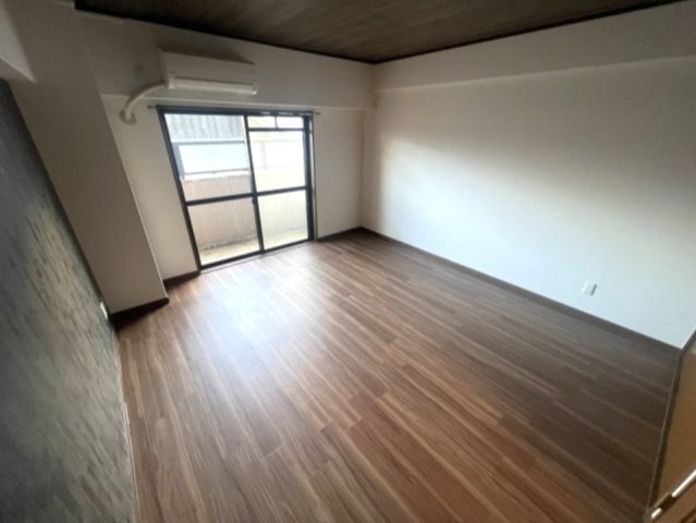 ドール魚崎の居間写真