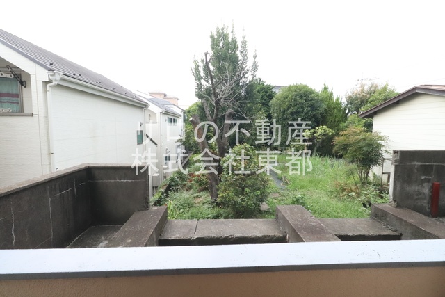 眺望　バルコニーからの景色です！圧迫感がないので暮らしやすい♪