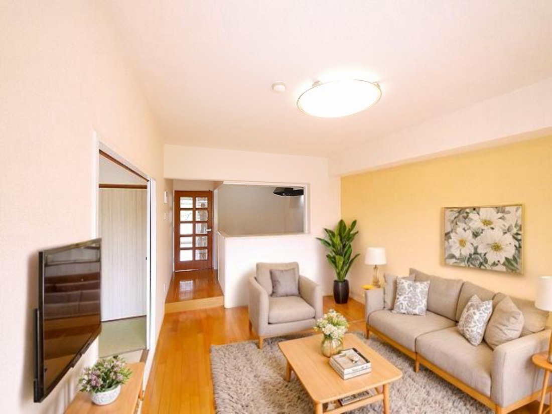 居室・リビング　CGで家具等を配置したもので家具等は含まれません