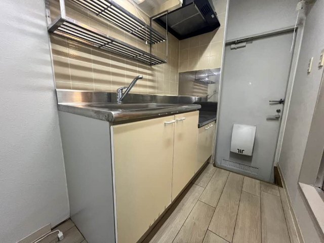 キッチン　余裕のキッチンスペースで楽しくお料理できますね。