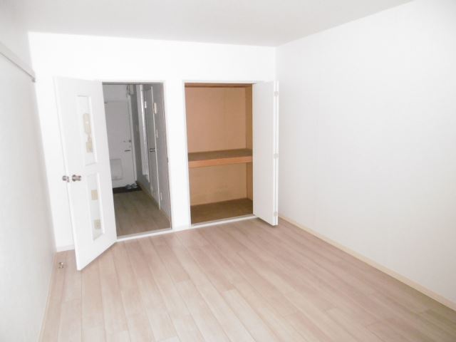 居室・リビング　日当り良好です。