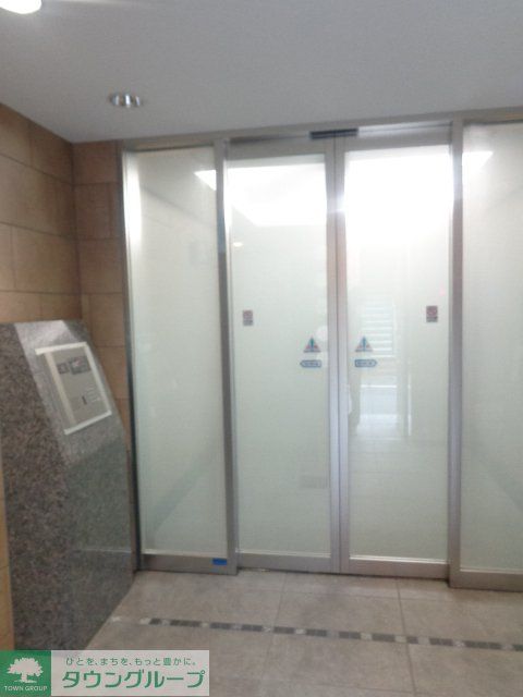 ロビー　オートロック