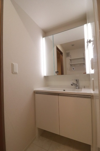 洗面設備　同仕様参考写真