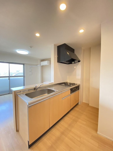 キッチン　同物件別室のイメージ写真