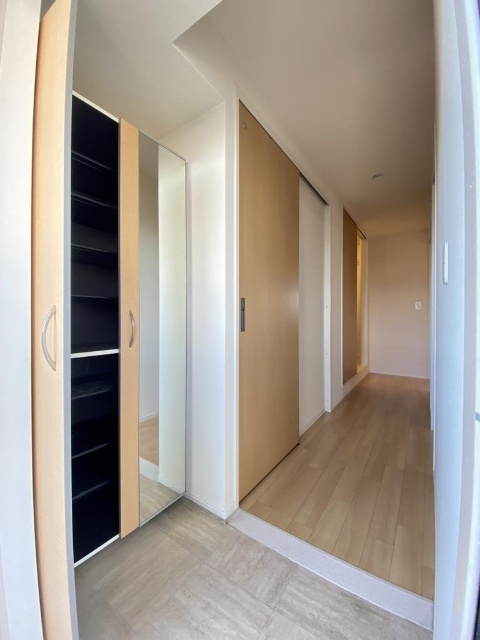 玄関　同物件別室のイメージ写真