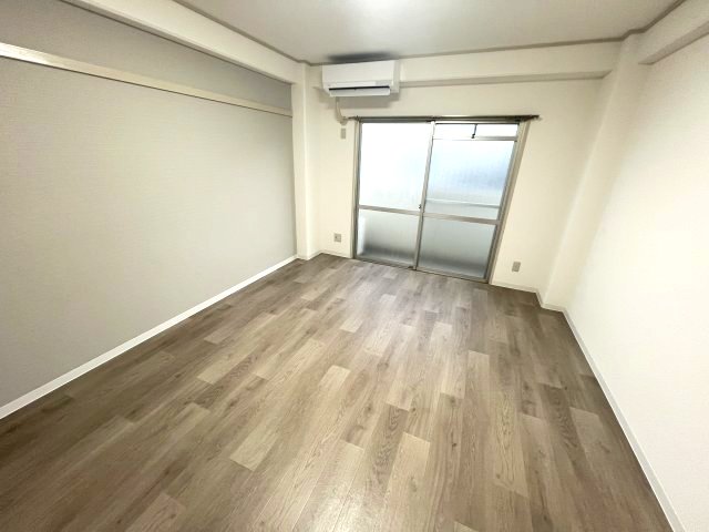 シャンブル岡本の居間写真