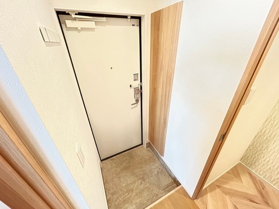玄関　※別部屋の写真です