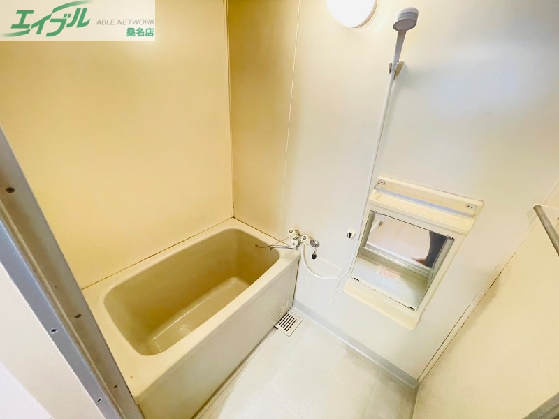 バス・シャワールーム　同物件別部屋の写真