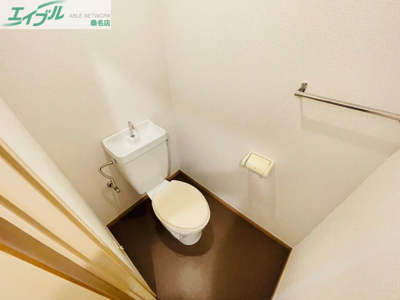 トイレ　同物件別部屋の写真