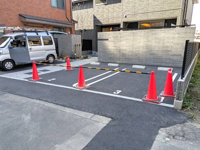 駐車場　建築中