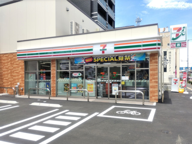 コンビニ　セブンイレブン松山本町６丁目店（コンビニ）まで50m