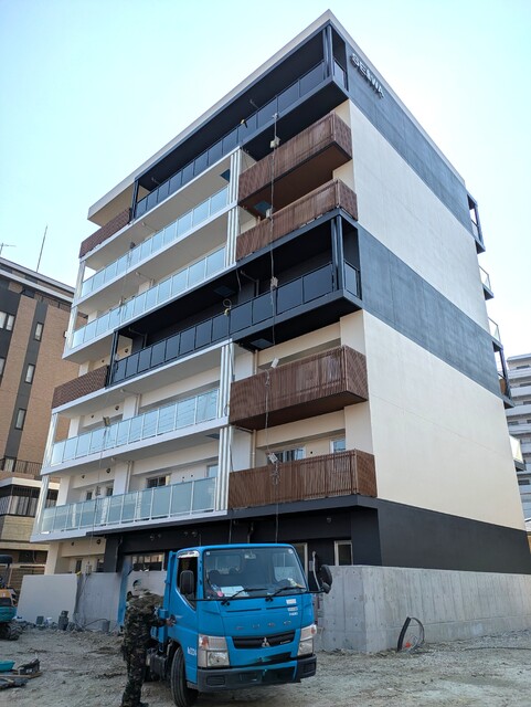 建物外観　建築中写真