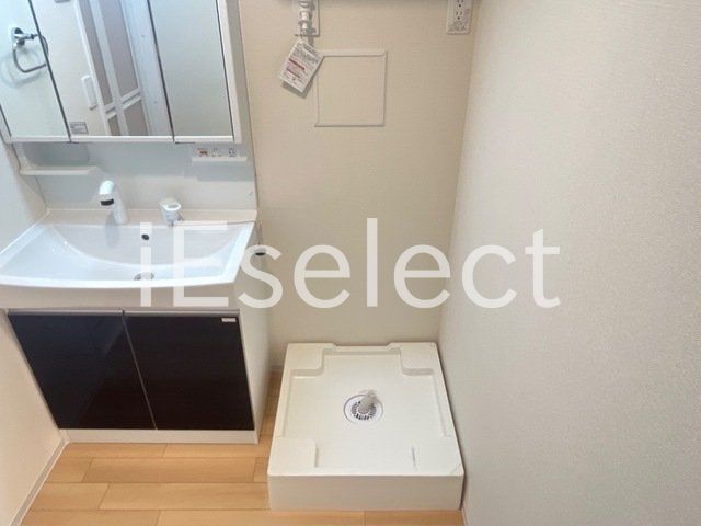 その他　室内洗濯機置場。