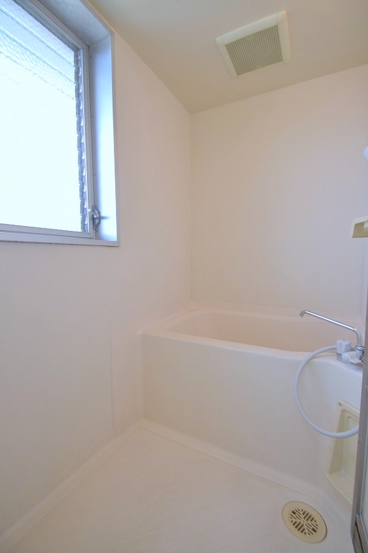 バス・シャワールーム　お問合せはシティホーム海田センター　082-821-2227