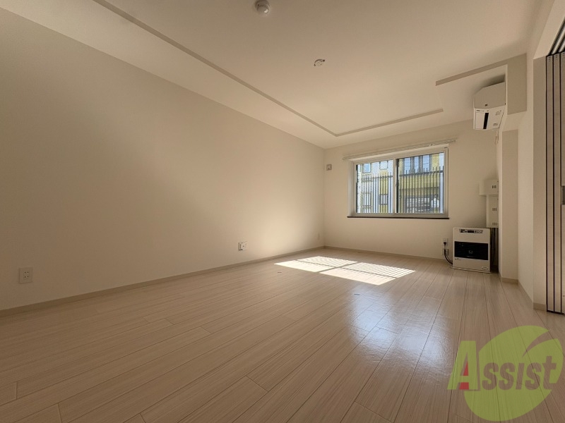 居室・リビング　広々としたリビングですね。使い勝手がよさそうですね！