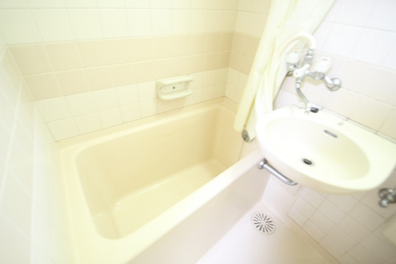 バス・シャワールーム　※別号室の写真です