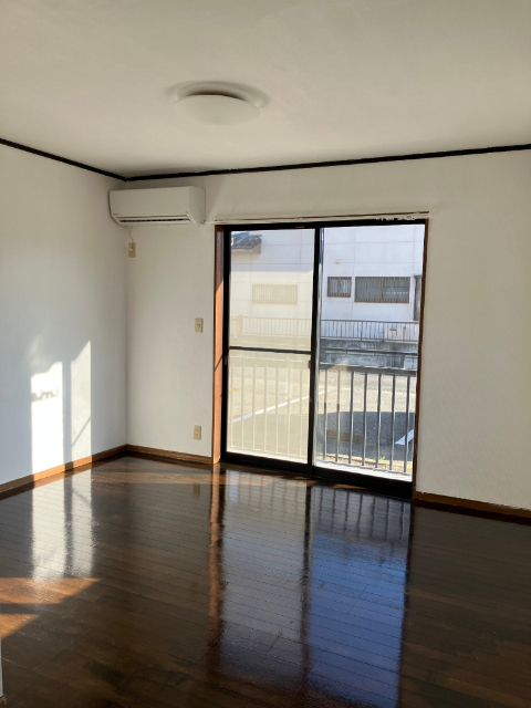 居室・リビング　例）１０２号室