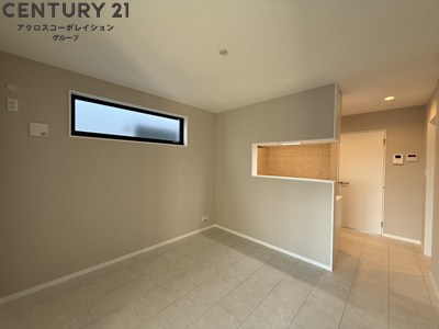 居室・リビング　洋室と合わせて使用可能・2面採光なので日当たり良好