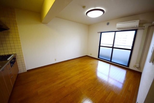 居室・リビング　★★LDK10帖と広々★★