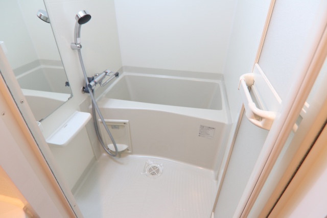 バス・シャワールーム　※別室の参考写真の為、現況優先です。