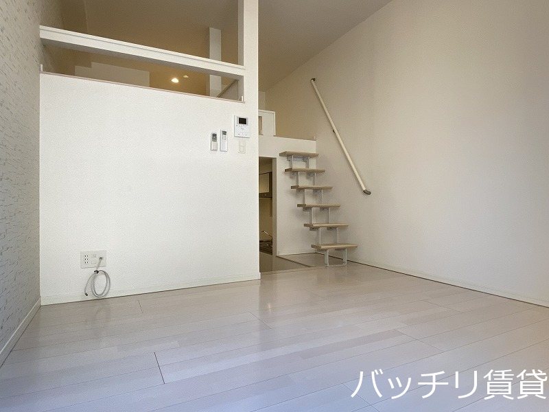 居室・リビング　同型タイプの為、現状を優先いたします。