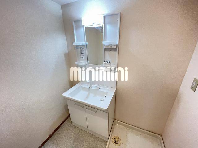 洗面設備　洗髪洗面所です。