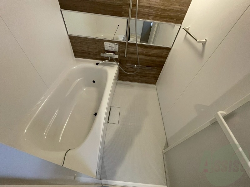 バス・シャワールーム　お風呂になります。一日の疲れを癒してくださいね。