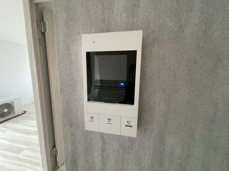 セキュリティ　ＴＶモニター付インターホンです。来客者の顔が見えるので安心！