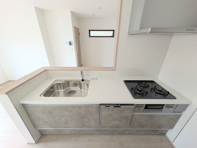 キッチン　３口ガスコンロ・グリル付きです♪※施工中です♪