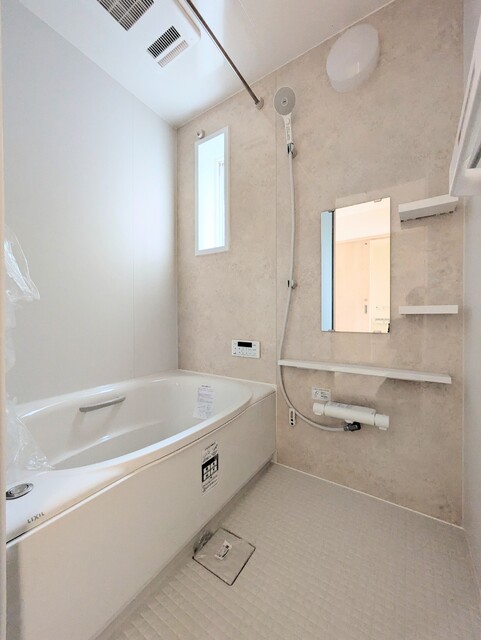 バス・シャワールーム　浴室乾燥機付きです♪※施工中です♪