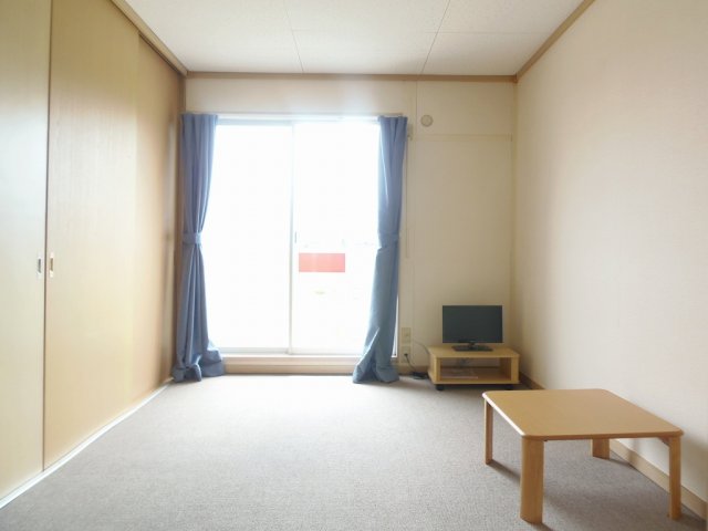 居室・リビング　ゆったり過ごせる居間です