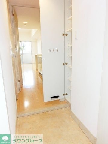 玄関　お問合せはタウンハウジングまで！※現地待合わせ相談可能