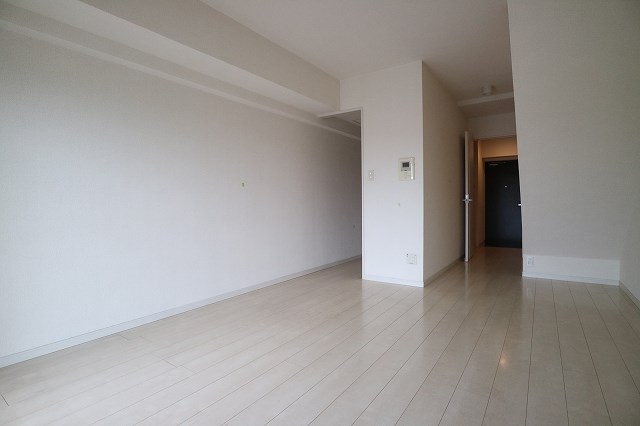 居室・リビング　※別号室の参考写真です。