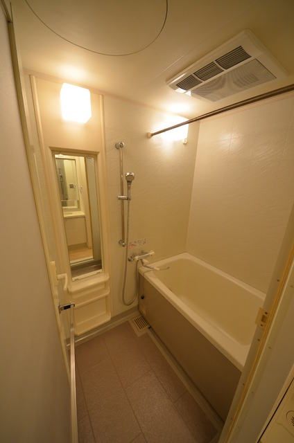 バス・シャワールーム　※別部屋の参考写真です。