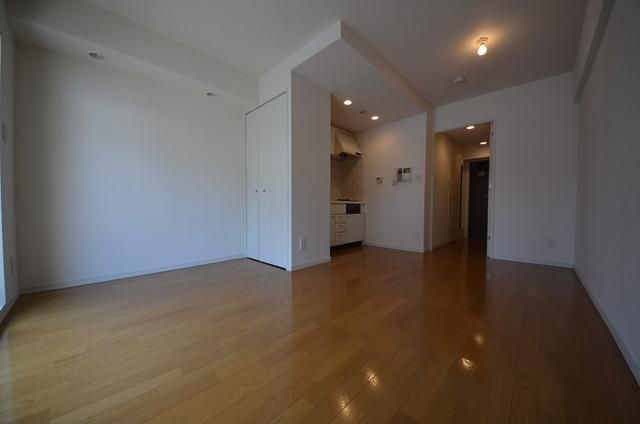 居室・リビング　※別部屋の参考写真です。