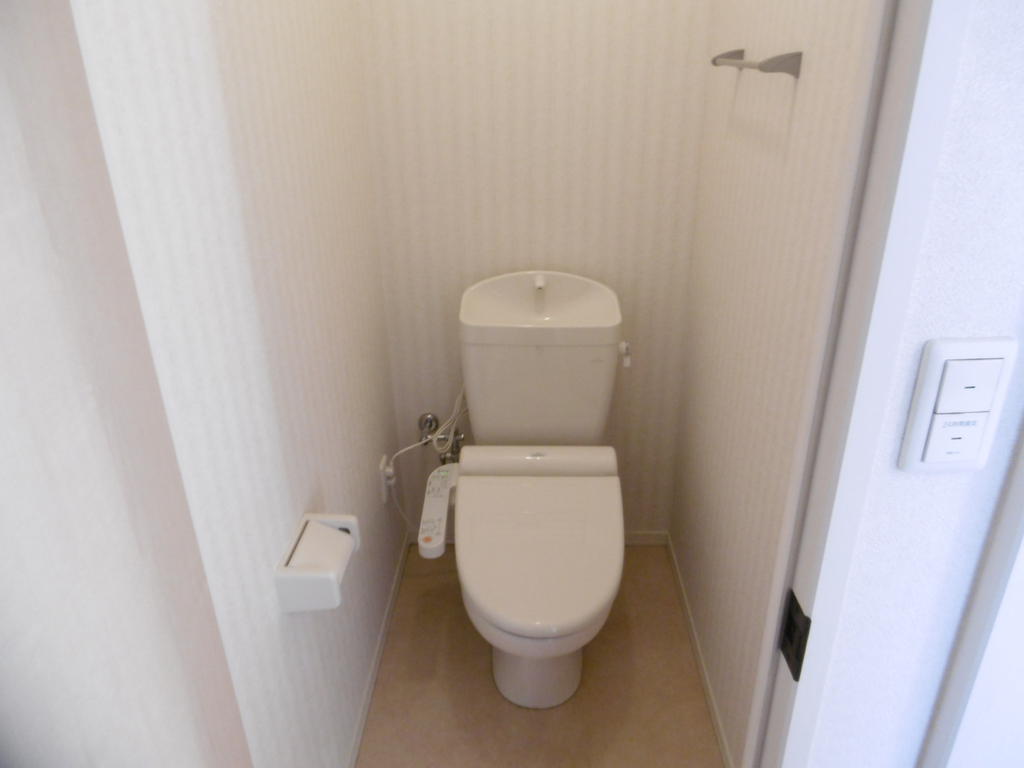 トイレ　内観写真・動画・パノラマは2階のお部屋になります(参考写真)
