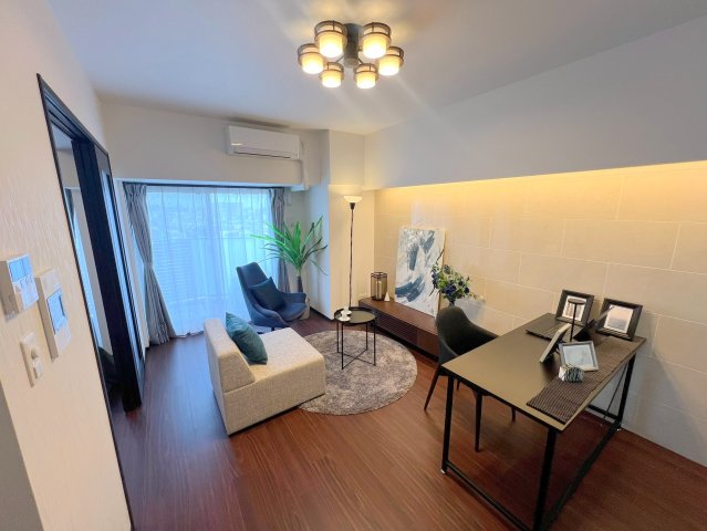 居室・リビング　明るく広々としたリビングです。