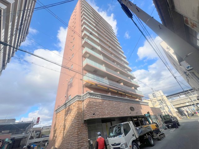 建物外観　オシャレな外観。この周辺では飛びぬけて目立っています。