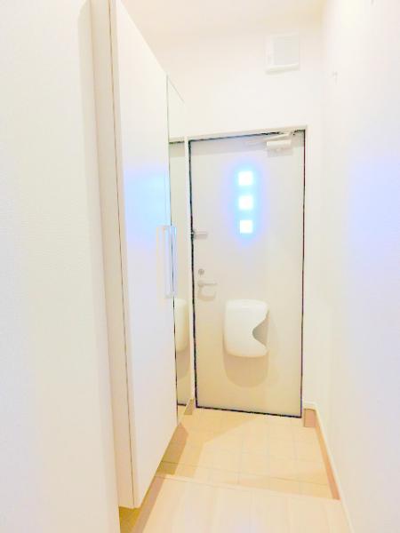 玄関　写真は別のお部屋のイメージです