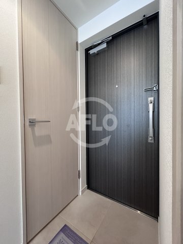 玄関　M－RESIDENCE新大阪Garden　玄関