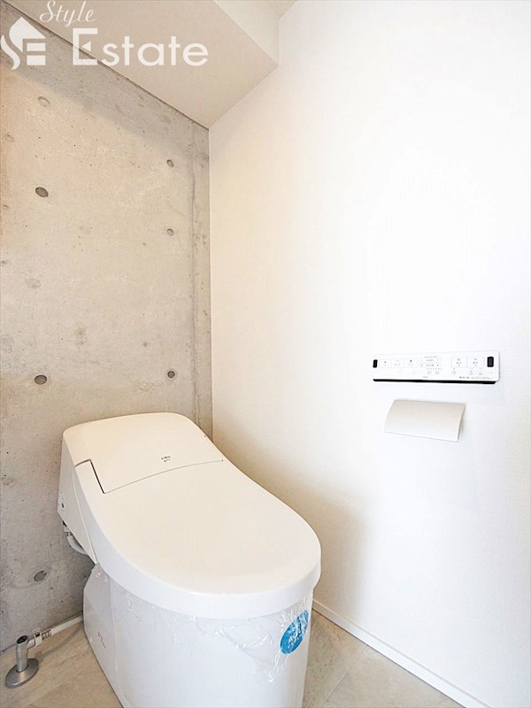 トイレ　温水洗浄便座