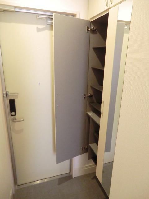 玄関　シューズＢＯＸ有