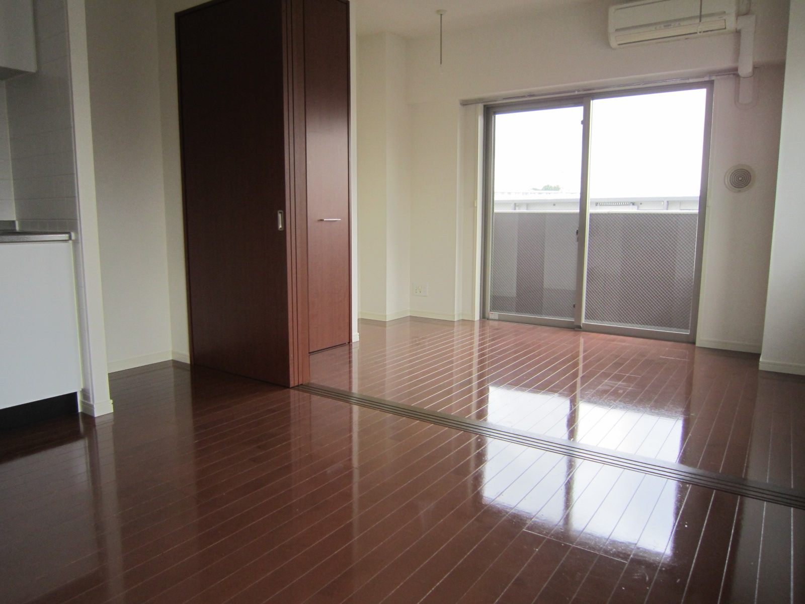 居室・リビング　ダイニング＆洋室