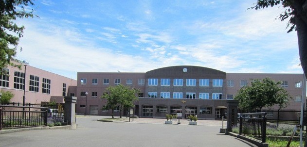 中学校　弘前市立第三中学校（中学校）まで1237m