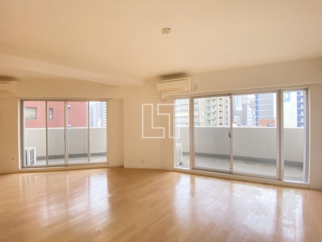 居室・リビング　ドゥーエなんば南　リビング